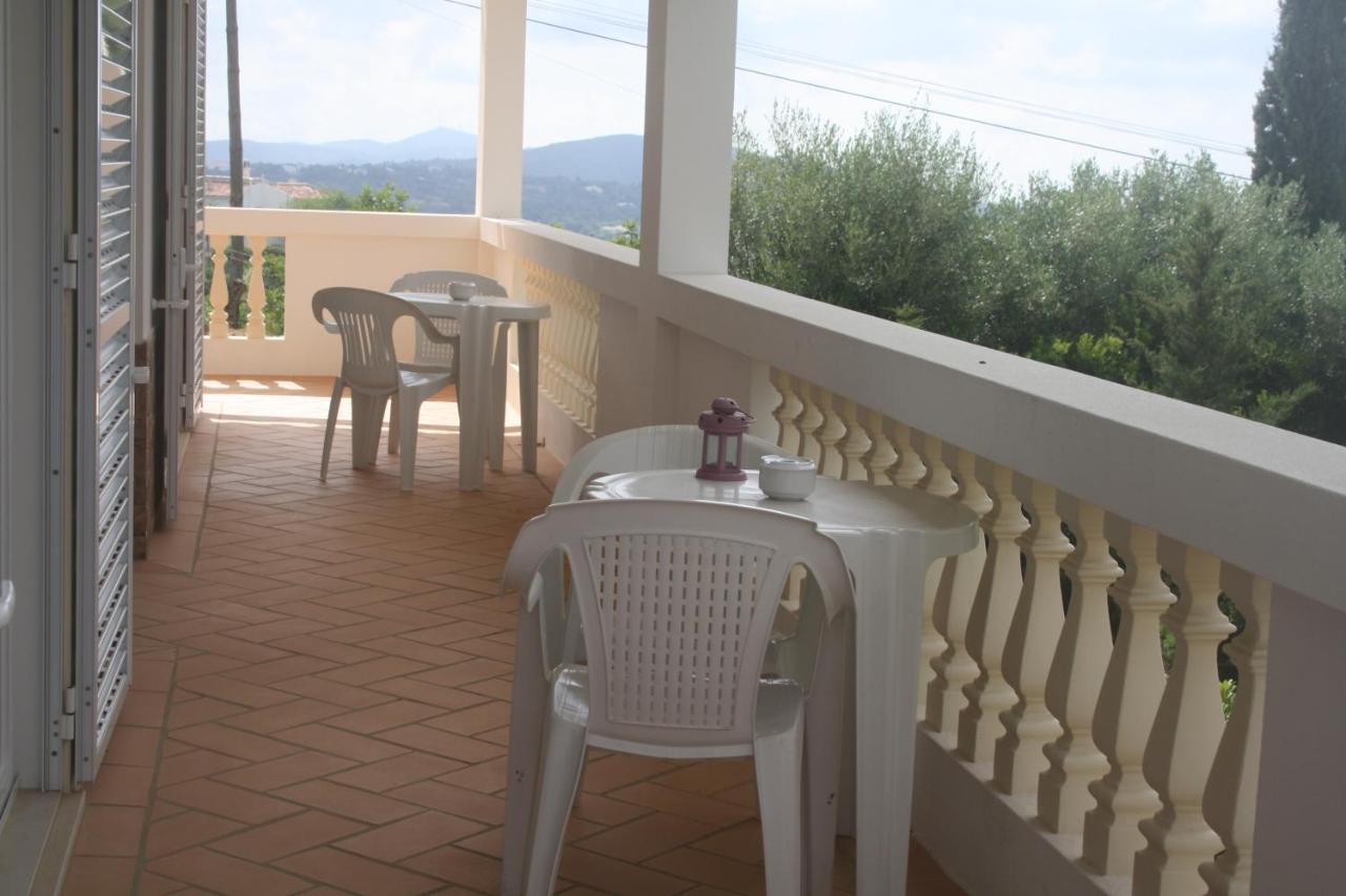Rustic Villa Guesthouse ซานตา บาร์บารา เดอ เนกซ์ ภายนอก รูปภาพ